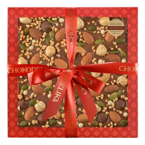 Шоколад Chokodelika Ореховый фейерверк, молочный, 180 г