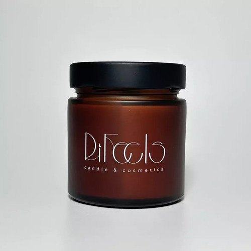 Аромасвеча RiFeels Лавка с пряностями 2200₽