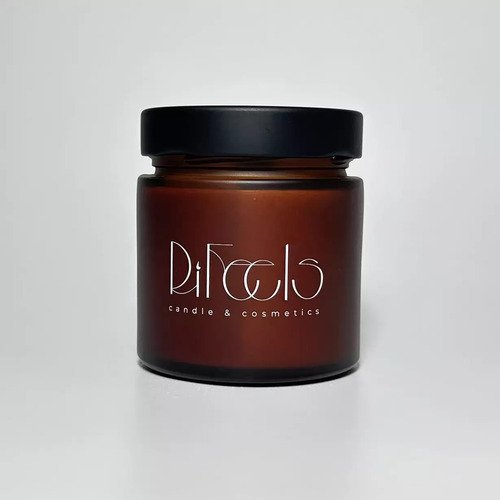 Ароматическая свеча RiFeels Кожаная мастерская 200 мл 2200₽