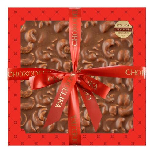 Шоколад Chokodelika молочный с кешью в коробке с ленточкой 200 гр 1190₽