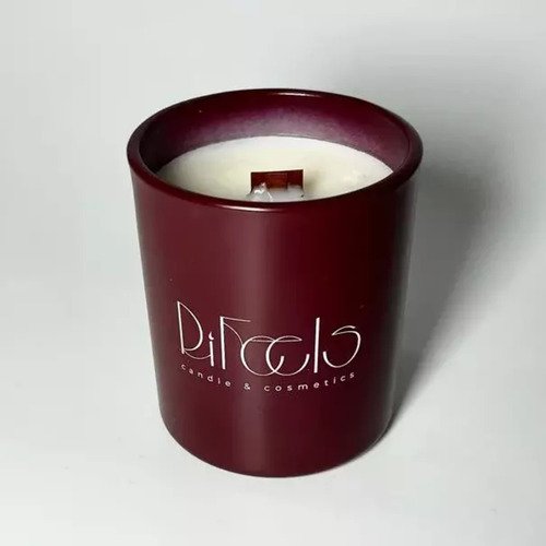 Ароматическая свеча RiFeels Delicate tobacco 200 мл 2200₽