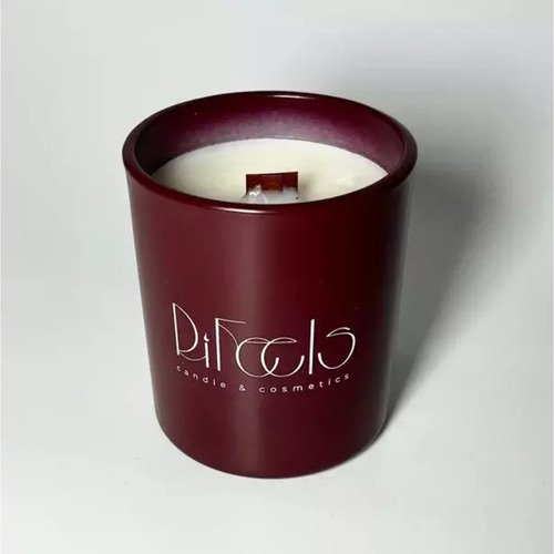 Ароматическая свеча RiFeels Теплый уд 200 мл 2200₽