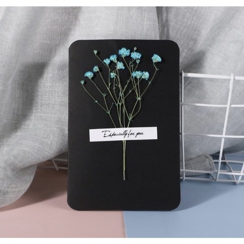 Открытка черная с голубыми сухоцветами 200₽