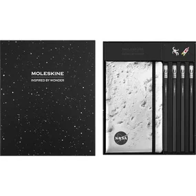 Набор Moleskine Limited Edition NASA-inspired блокнот, 4 карандаша, 2 шильда, подарочная коробка Large